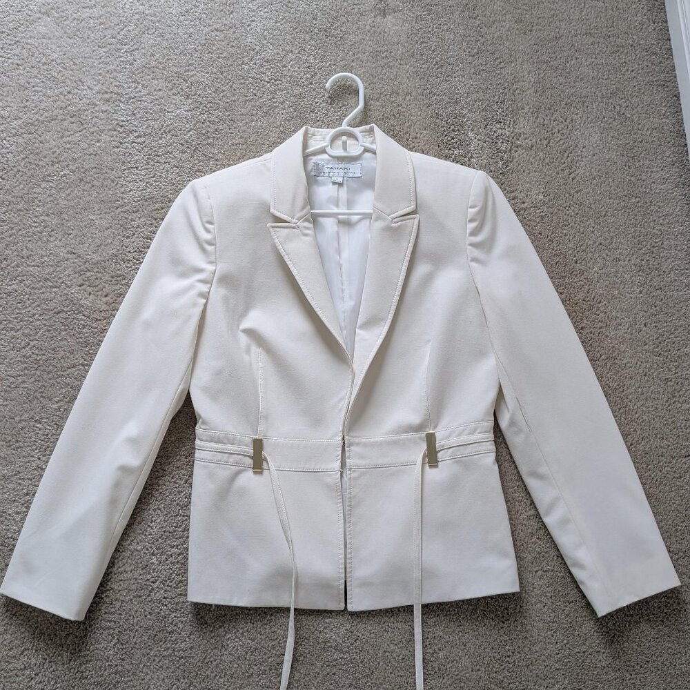 Tahari Ivory/Cream Suit Jacket